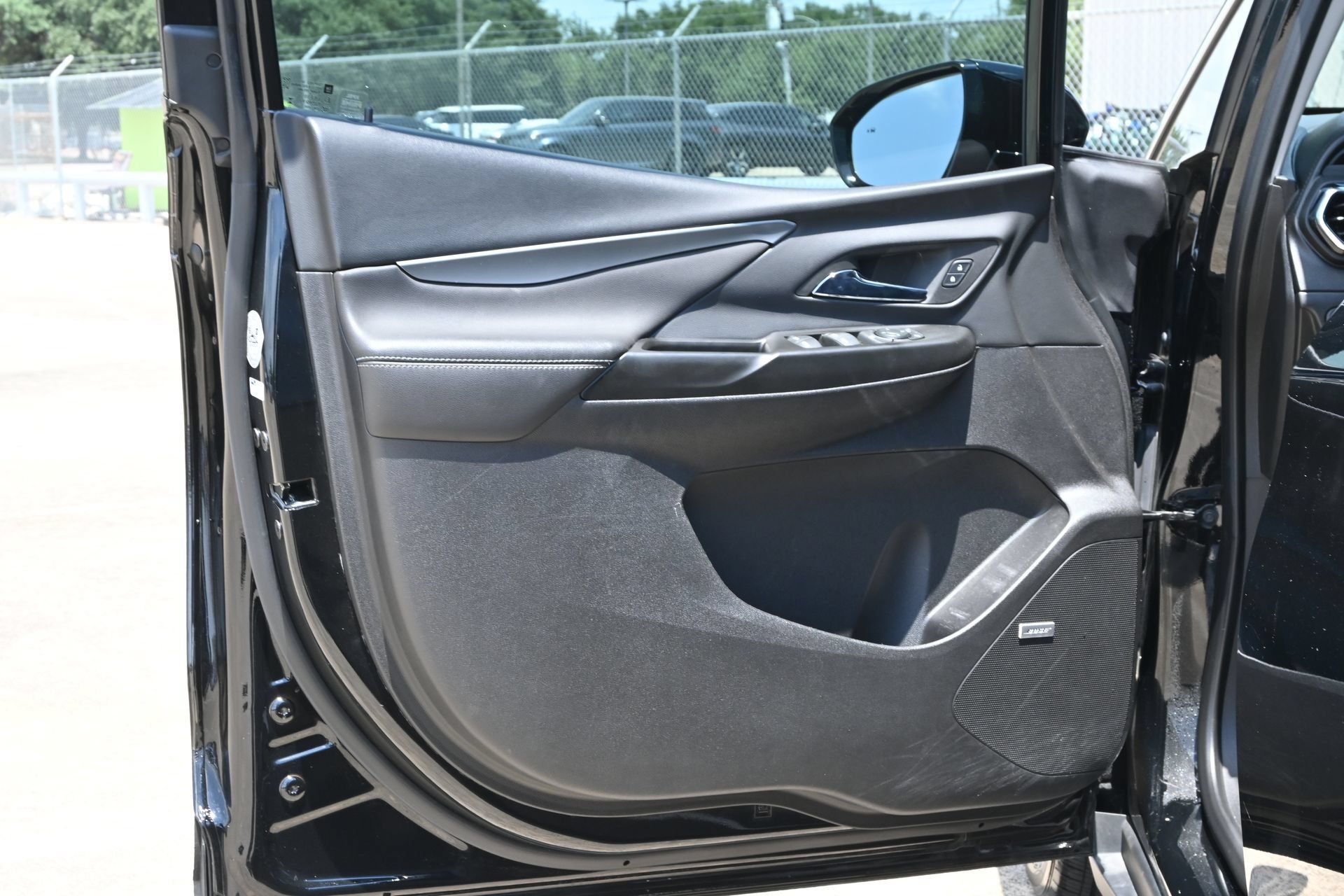 Used 2023 Chevrolet Bolt LT w/ Infotainment Package FWD image 20