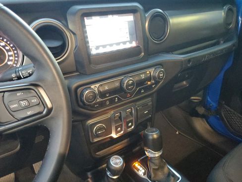 Certified 2023 Jeep Wrangler Willys image 22