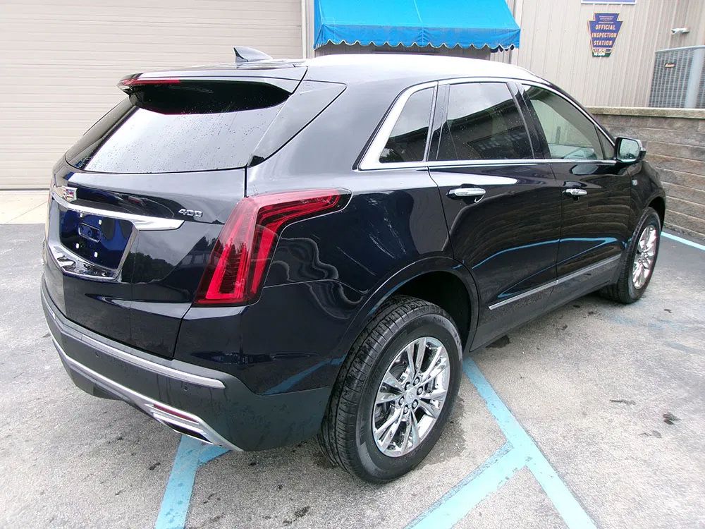 Used 2021 Cadillac XT5 Premium Luxury w/ LPO, Floor Liner Package AWD/4WD image 7