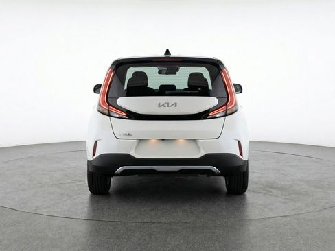 Used 2025 Kia Soul LX w/ LX Technology Package image 7