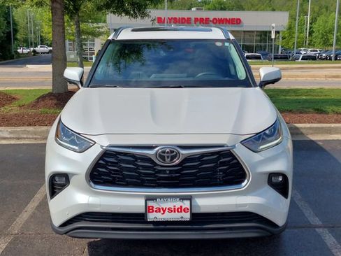 Used 2025 Toyota Highlander Limited AWD/4WD image 5
