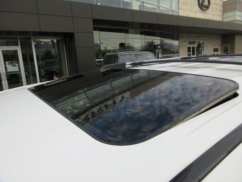 Used 2021 Toyota 4Runner SR5 Premium w/ Moonroof Package RWD image 16