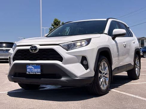 Used 2021 Toyota RAV4 XLE Premium FWD image 11