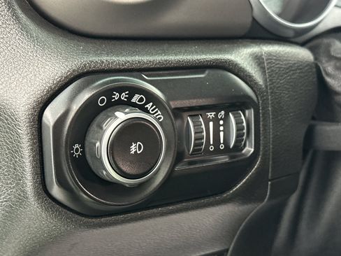 Used 2018 Jeep Wrangler Unlimited Sport S image 15