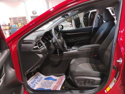 Used 2024 Toyota Camry LE image 9