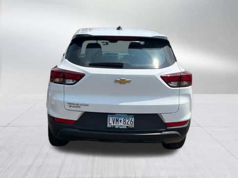 Used 2023 Chevrolet TrailBlazer LS FWD image 4