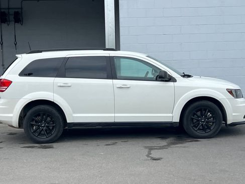 Used 2020 Dodge Journey SE w/ Blacktop Package image 9