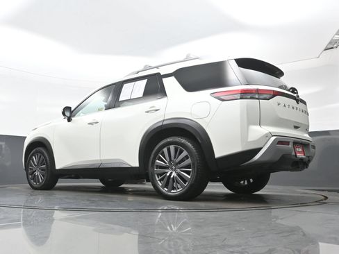 Used 2023 Nissan Pathfinder SL w/ SL Premium Package AWD/4WD image 33