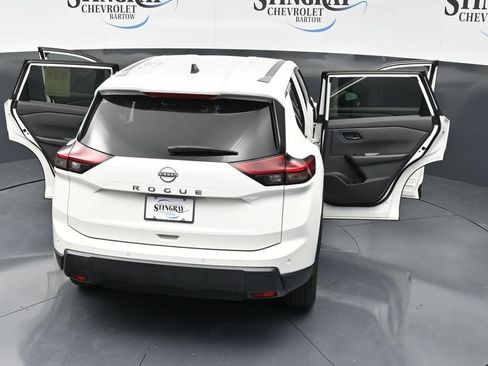 Used 2024 Nissan Rogue S FWD image 38