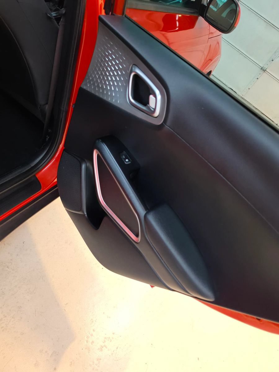 Used 2024 Kia Soul LX w/ Option Group 015 FWD image 30