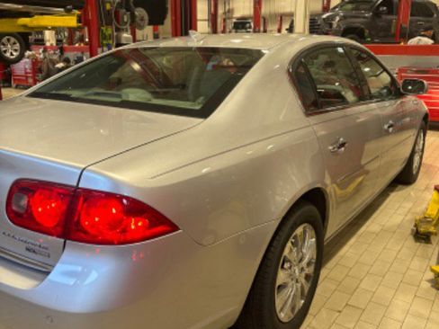 Used 2009 Buick Lucerne CXL w/ Driver Confidence Package image 6