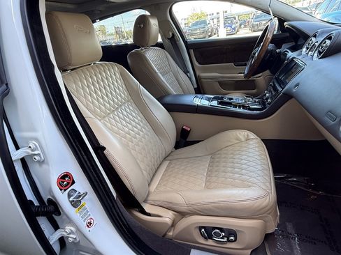 Used 2016 Jaguar XJ L Portfolio AWD/4WD image 21