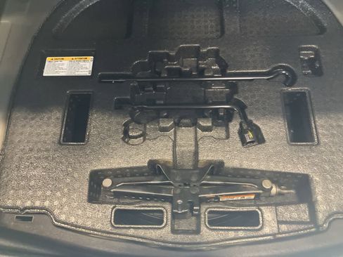 Used 2019 Toyota Camry XSE image 31