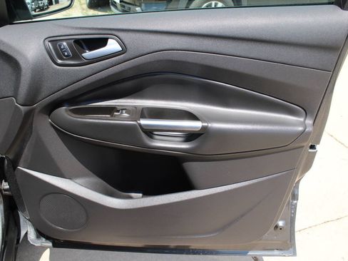 Used 2017 Ford Escape SE w/ Equipment Group 201A AWD/4WD image 7