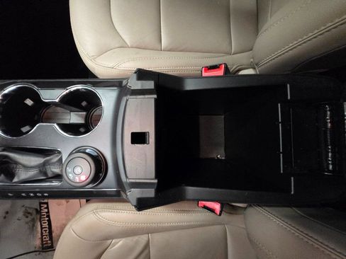 Used 2018 Ford Explorer XLT w/ Equipment Group 202A image 20