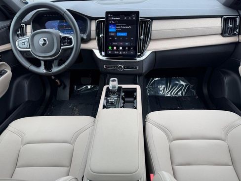 Certified 2026 Volvo XC90 B6 Plus AWD/4WD image 12