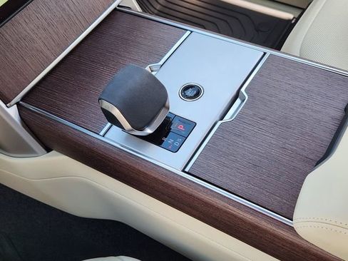 New 2026 Land Rover Range Rover SE AWD/4WD image 15