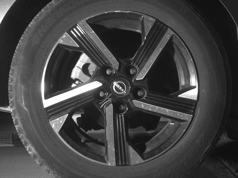 Used 2025 Nissan Sentra SV image 12