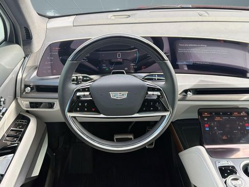 New 2026 Cadillac Vistiq Luxury w/ LPO, Floor Liner Package AWD/4WD image 26