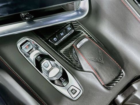 Used 2022 Chevrolet Corvette Stingray Premium Conv w/ Z51 Performance Package RWD image 17