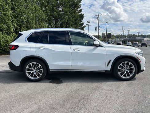 Used 2021 BMW X5 sDrive40i w/ Convenience Package image 2