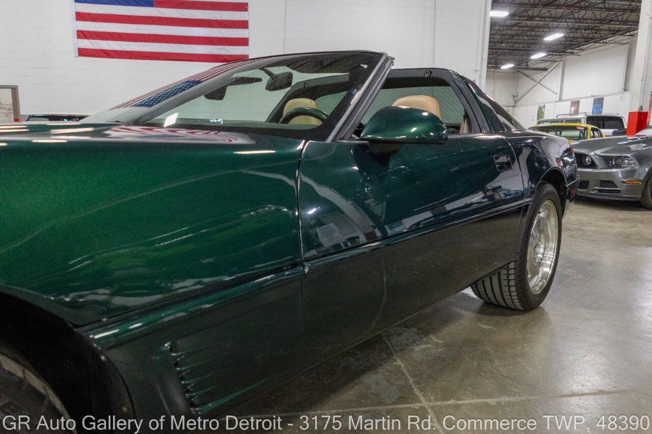 Used 1995 Chevrolet Corvette Coupe RWD image 22