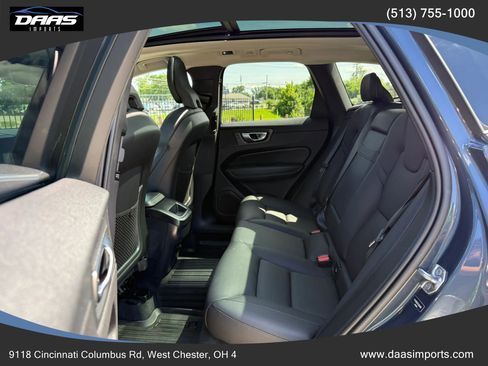 Used 2020 Volvo XC60 T5 Momentum w/ Protection Package Premier AWD/4WD image 16