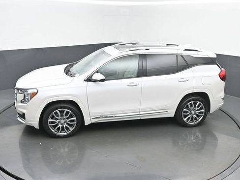 Used 2023 GMC Terrain Denali w/ Denali Premium Package AWD/4WD image 40