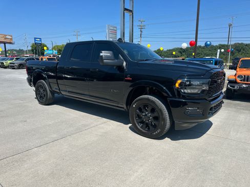 Used 2024 RAM 3500 Limited AWD/4WD image 2