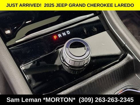 New 2025 Jeep Grand Cherokee Laredo w/ Luxury Tech Group I image 16
