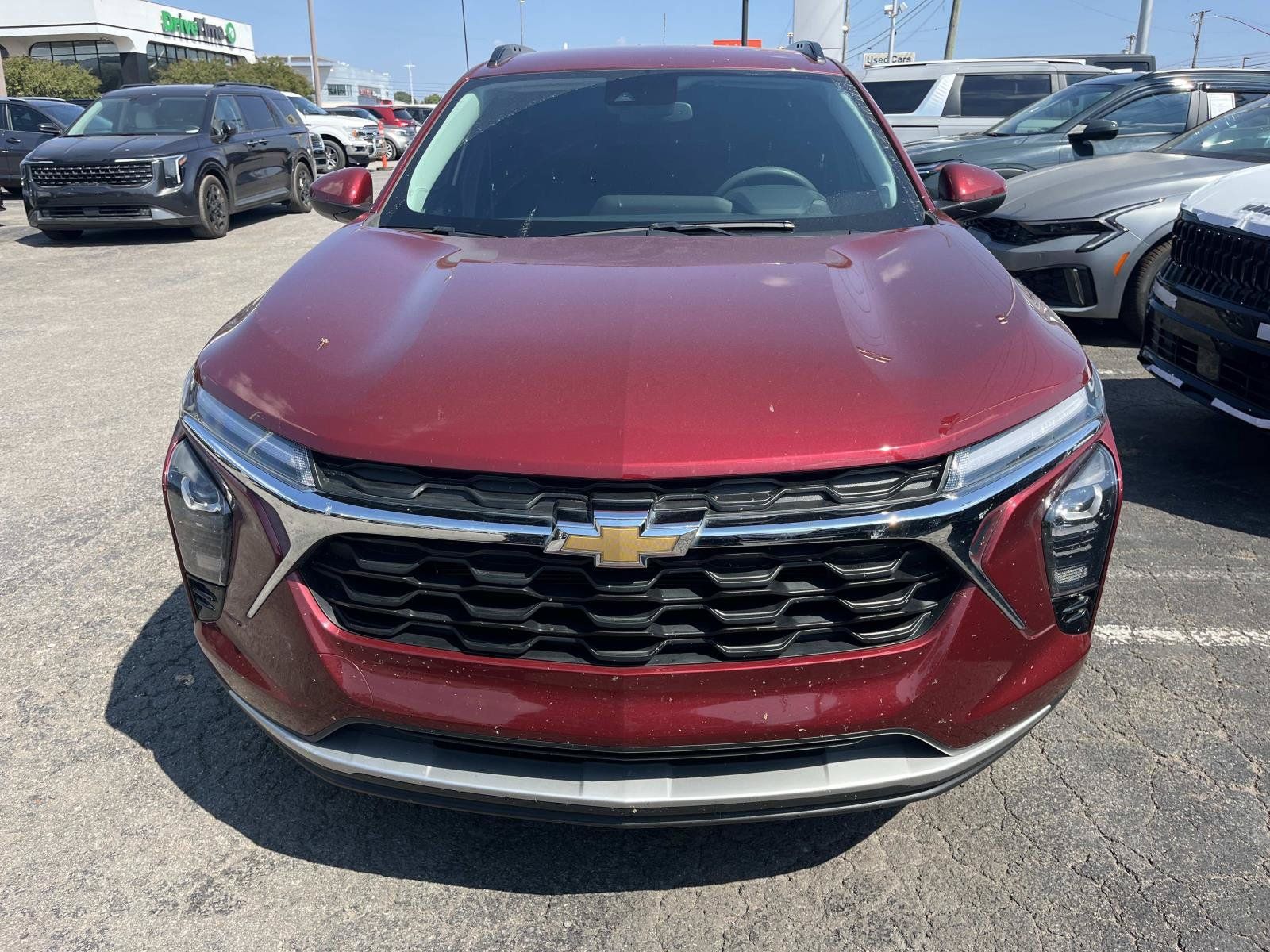 Used 2024 Chevrolet Trax LT FWD image 2