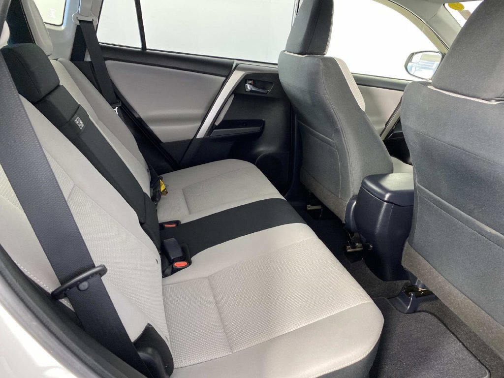 Used 2016 Toyota RAV4 XLE AWD/4WD image 12