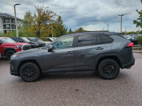 Used 2019 Toyota RAV4 XLE AWD/4WD image 3