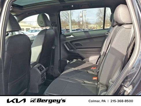 Used 2021 Volkswagen Tiguan SE R-Line image 12