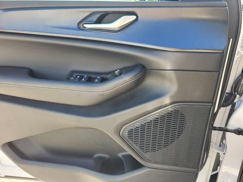 New 2025 Jeep Grand Cherokee Altitude RWD image 20