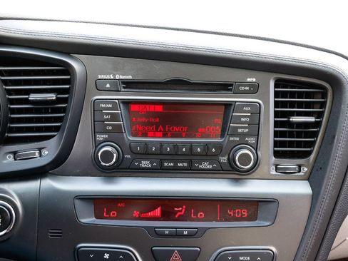 Used 2013 Kia Optima EX image 31