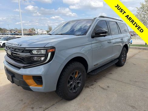 Used 2025 Ford Expedition Tremor image 1