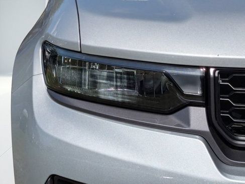 New 2026 Jeep Grand Cherokee Altitude RWD image 9