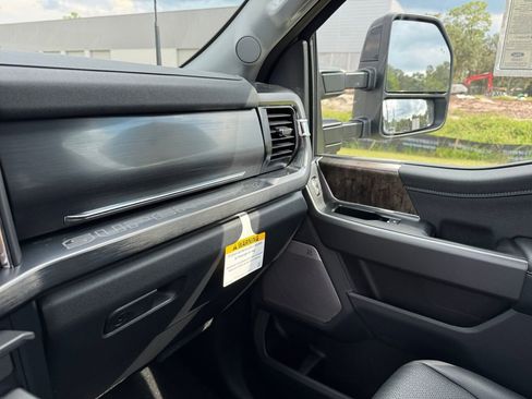 New 2026 Ford F250 Lariat w/ Black Appearance Package image 33