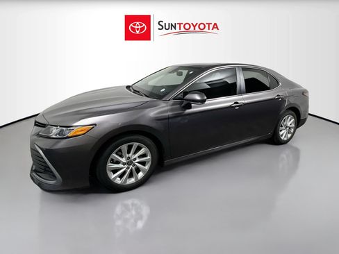 Used 2023 Toyota Camry LE w/ Convenience Package FWD image 9