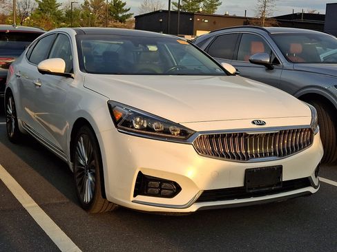 Used 2019 Kia Cadenza Limited image 4