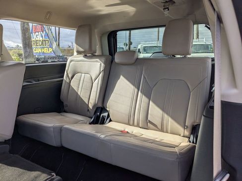 Used 2024 Ford Expedition Max Limited image 16