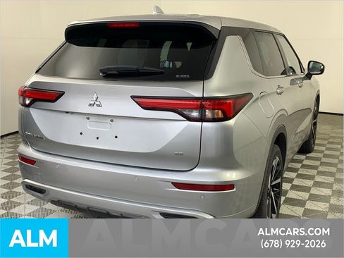 Used 2023 Mitsubishi Outlander SE Black Edition image 10