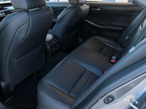 Used 2018 Lexus IS 300 F Sport RWD image 17