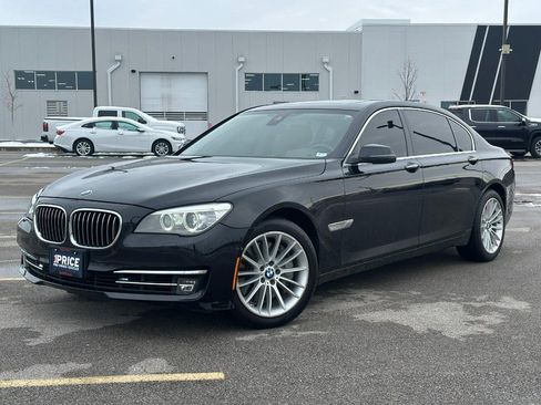 Used 2014 BMW 750Li image 1