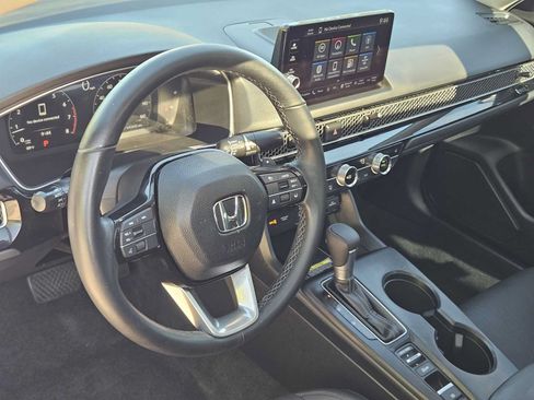 Used 2024 Honda Civic Touring image 2