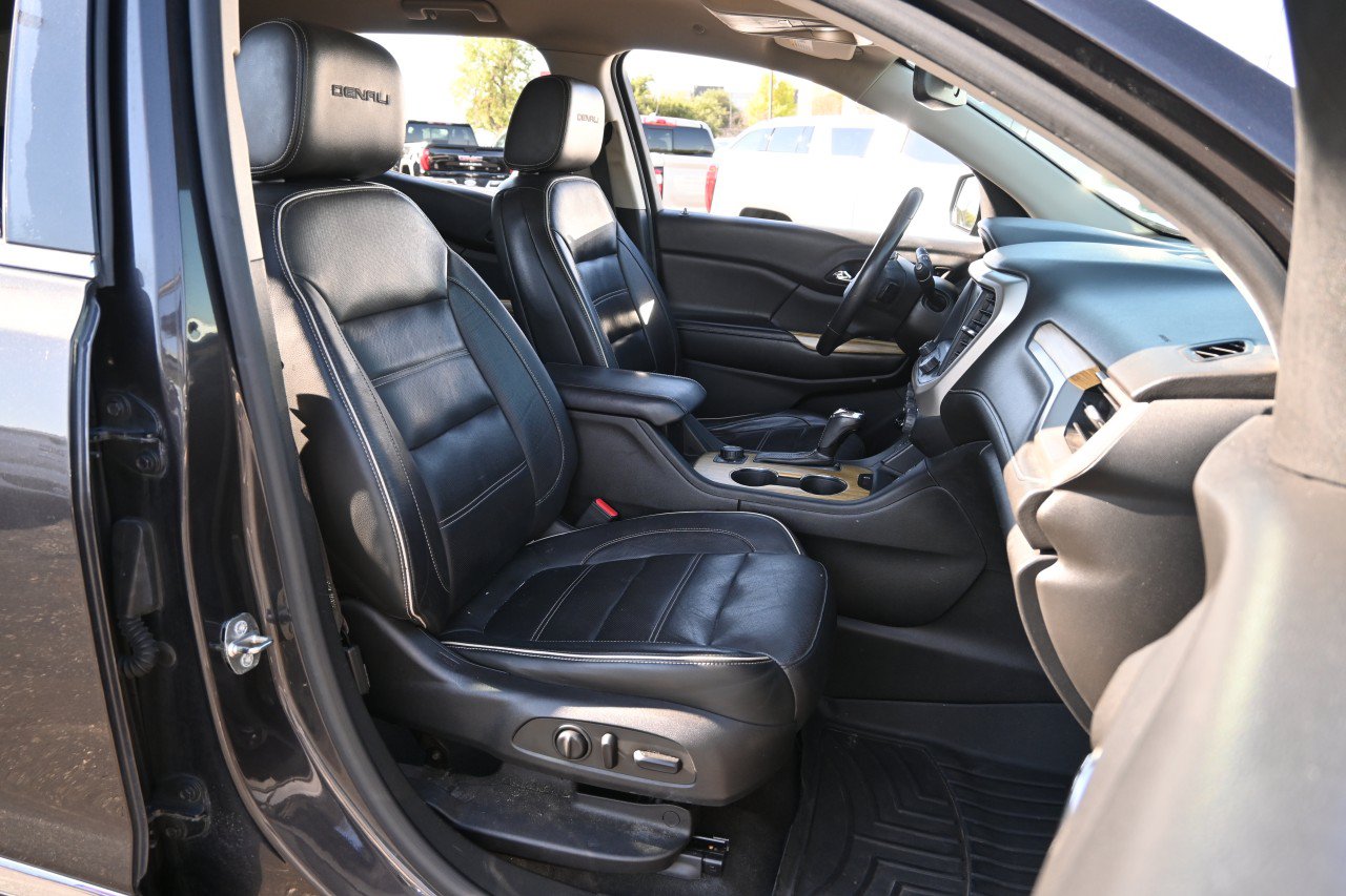 Used 2017 GMC Acadia Denali FWD image 24