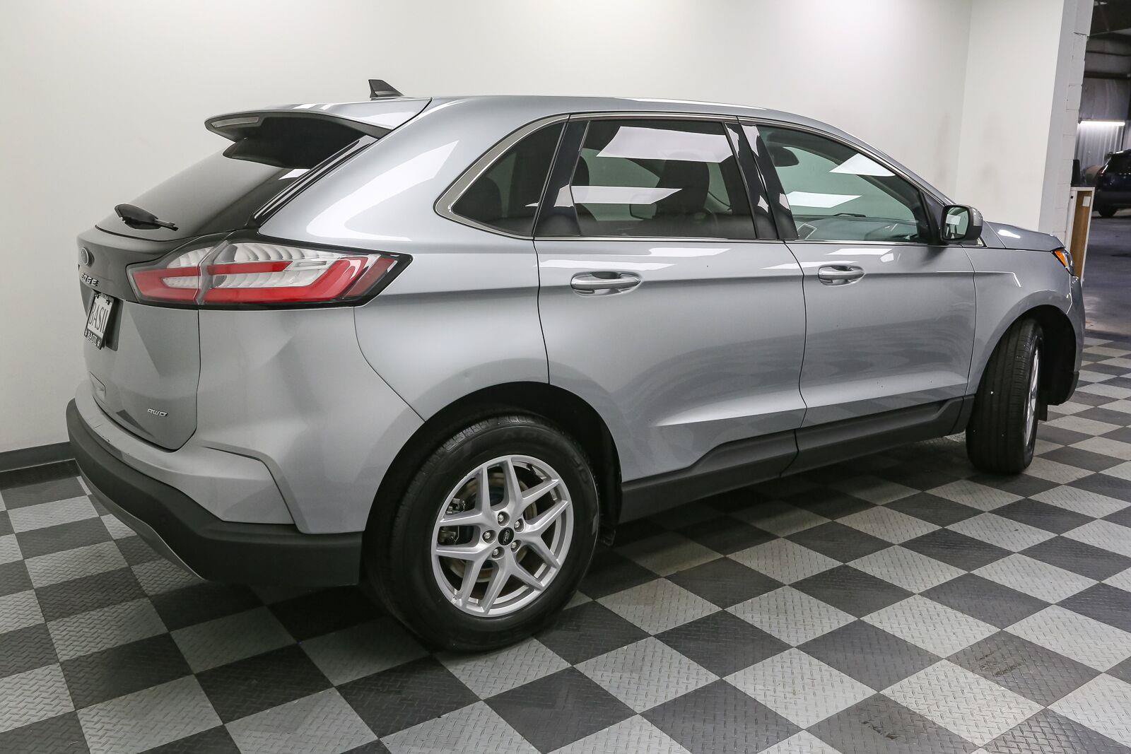 Used 2024 Ford Edge SEL AWD/4WD image 8