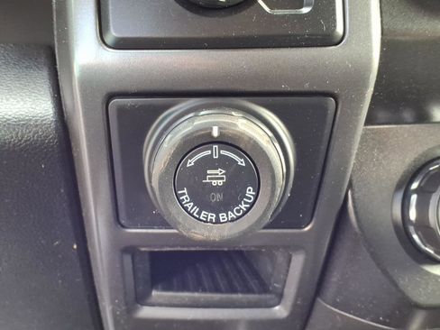Used 2019 Ford F150 XLT w/ Equipment Group 302A Luxury AWD/4WD image 19