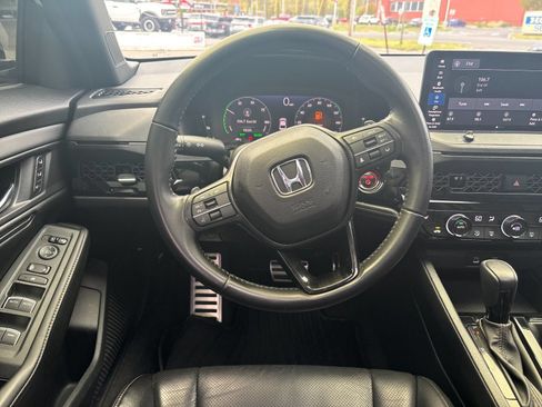 Used 2023 Honda Accord Sport image 15